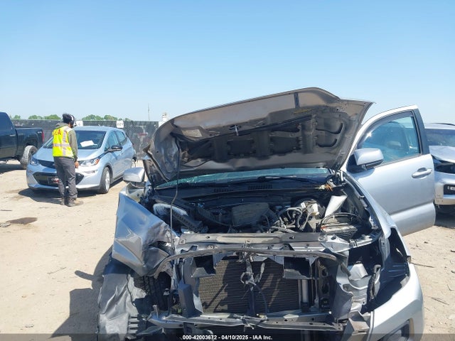 5TFAX5GN8KX136143 Toyota Tacoma Sr