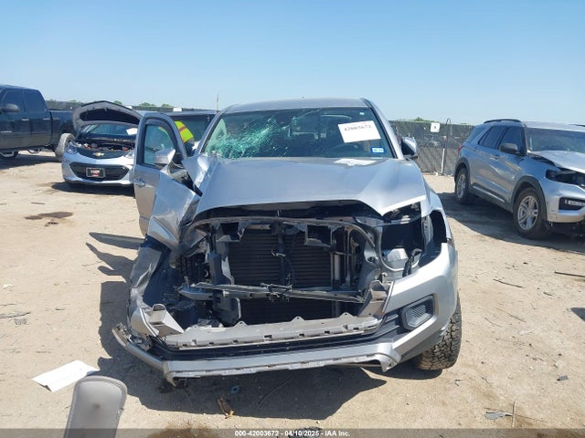 5TFAX5GN8KX136143 Toyota Tacoma Sr