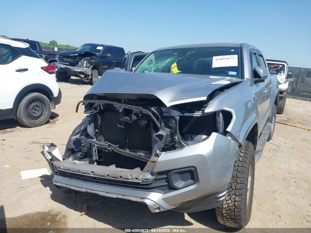 5TFAX5GN8KX136143 Toyota Tacoma Sr