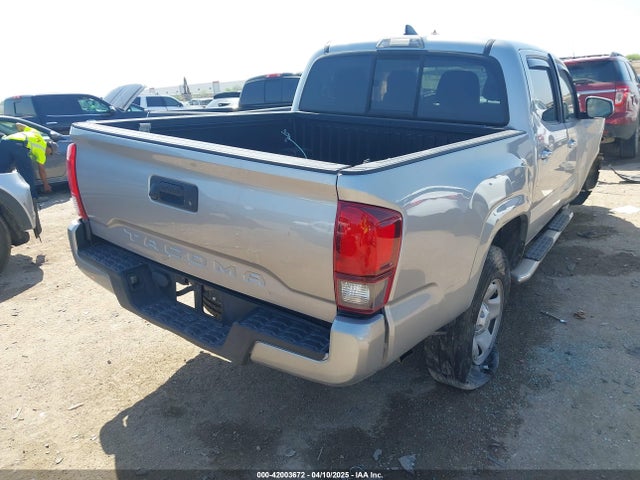 5TFAX5GN8KX136143 Toyota Tacoma Sr