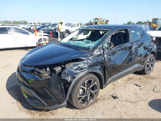JTNKHMBXXM1127014 Toyota C-HR LE