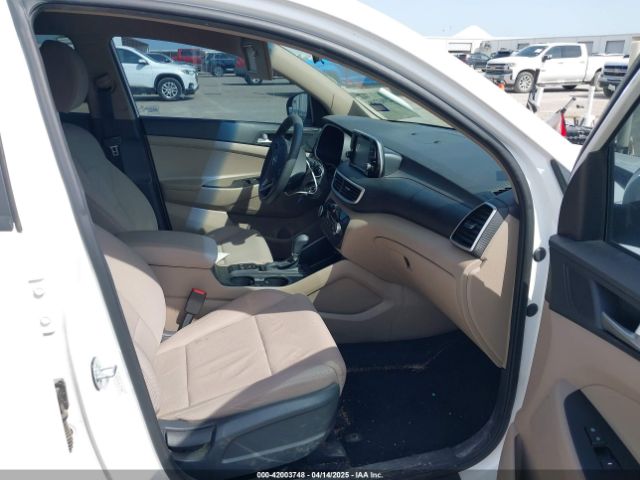 KM8J23A46LU077885 Hyundai TUCSON SE