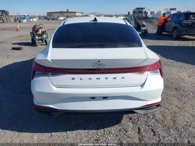 5NPLM4AG5MH011671 Hyundai ELANTRA SEL