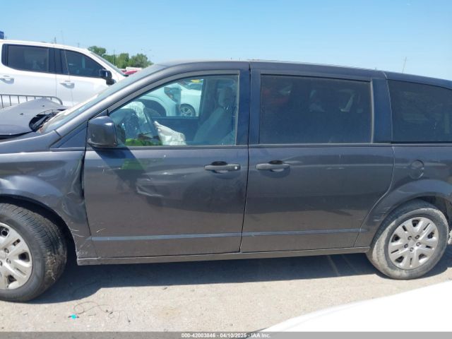 2C4RDGBG7KR585053 Dodge Grand Caravan Se