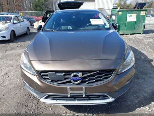 YV4612HKXG1012098 Volvo V60 Cross Country T5