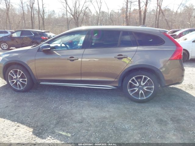 YV4612HKXG1012098 Volvo V60 Cross Country T5