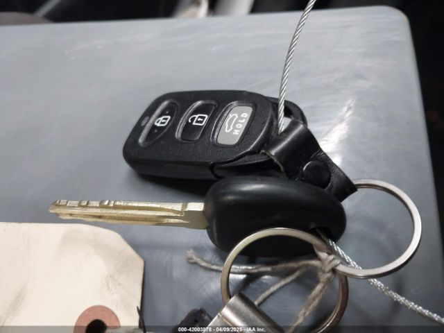 5NPD74LF8HH041785 Hyundai ELANTRA SE