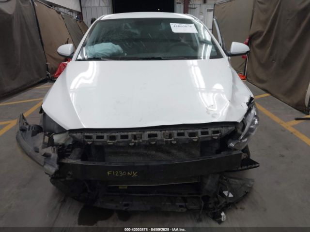 5NPD74LF8HH041785 Hyundai ELANTRA SE