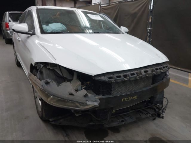 5NPD74LF8HH041785 Hyundai ELANTRA SE