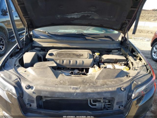 1C4PJLCB2KD370615 Jeep Cherokee Latitude Fwd