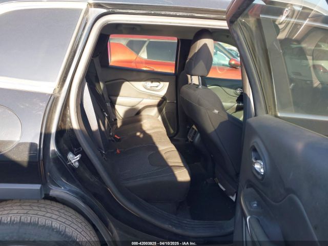 1C4PJLCB2KD370615 Jeep Cherokee Latitude Fwd