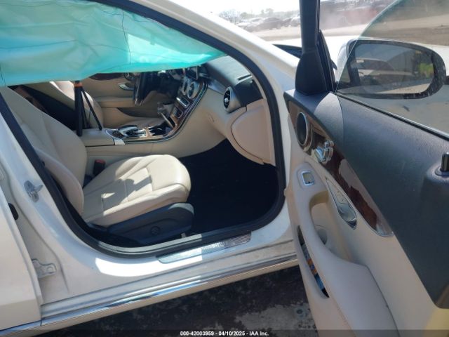 55SWF4JB3FU077969 Mercedes-Benz C 300 Luxury/sport