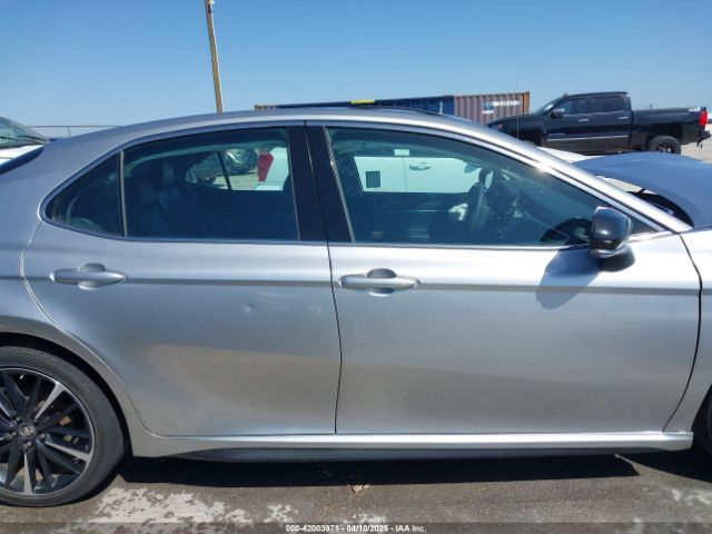 4T1B61HK8JU073562 Toyota CAMRY XSE