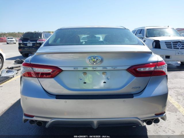 4T1B61HK8JU073562 Toyota CAMRY XSE