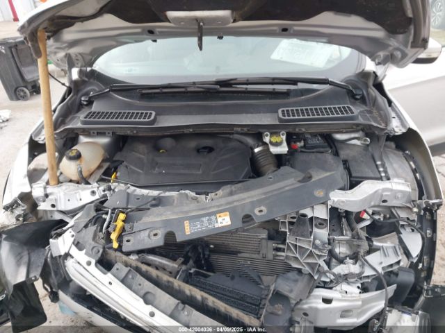 1FMCU0J99HUC44826 Ford Escape Titanium