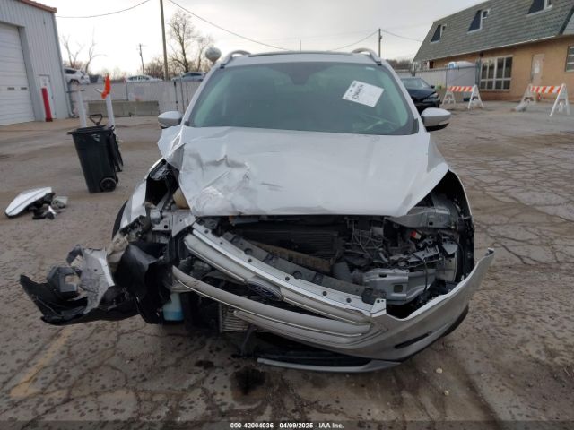 1FMCU0J99HUC44826 Ford Escape Titanium