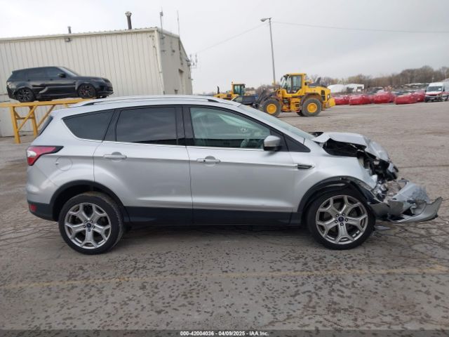 1FMCU0J99HUC44826 Ford Escape Titanium
