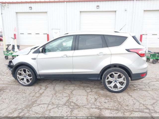 1FMCU0J99HUC44826 Ford Escape Titanium