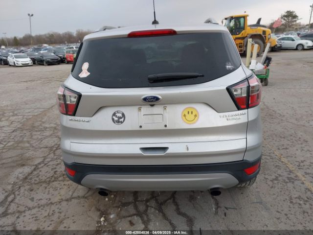 1FMCU0J99HUC44826 Ford Escape Titanium