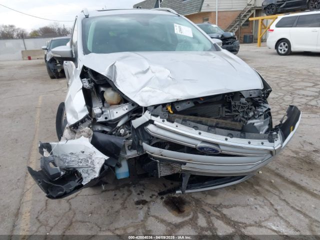 1FMCU0J99HUC44826 Ford Escape Titanium