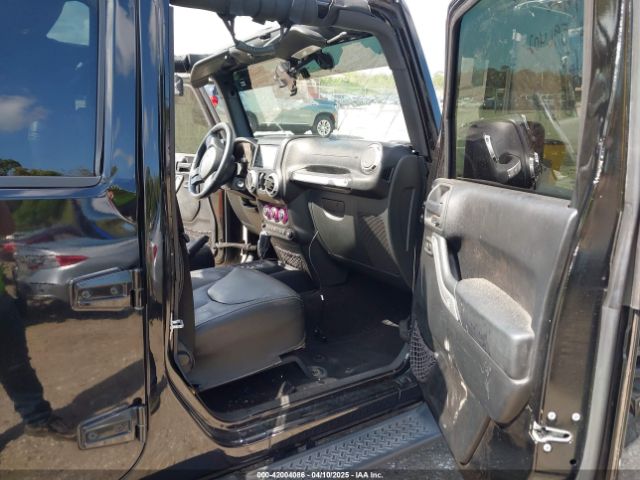 1C4BJWEG9FL529646 Jeep Wrangler Unlimited Sahara