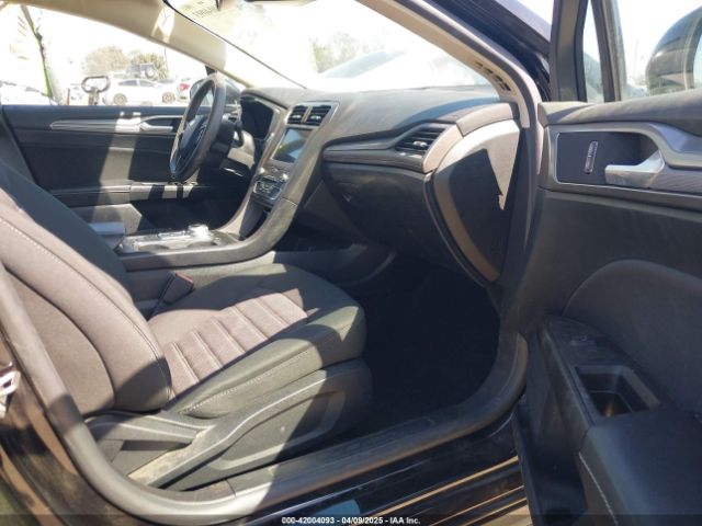 3FA6P0HD8LR171120 Ford FUSION SE