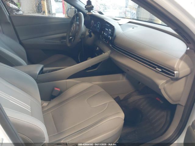 5NPLS4AG9NH055048 Hyundai ELANTRA SEL