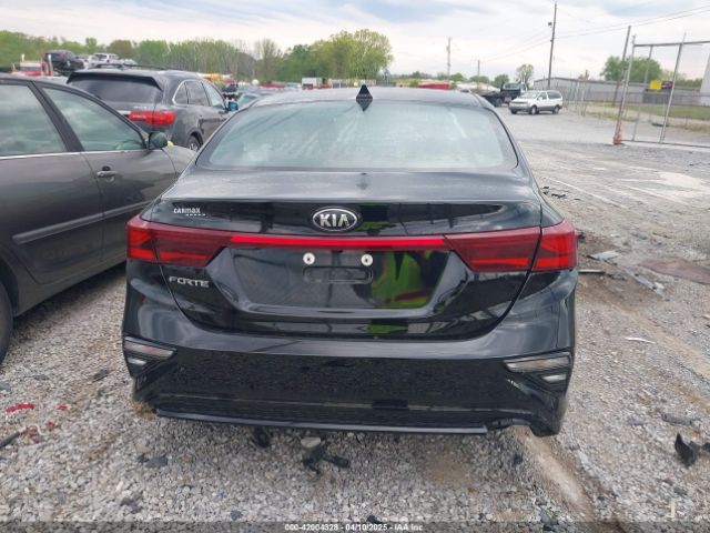 3KPF24ADXME410282 KIA Forte Lxs