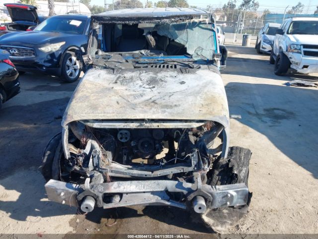 1C4HJWEG8EL261519 Jeep Wrangler Unlimited Altitude