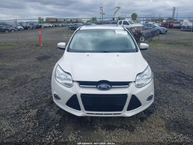 1FADP3J27EL142095 Ford Focus Titanium