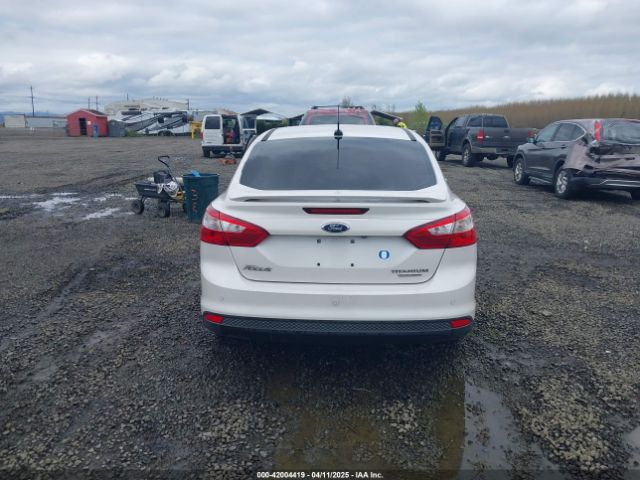 1FADP3J27EL142095 Ford Focus Titanium