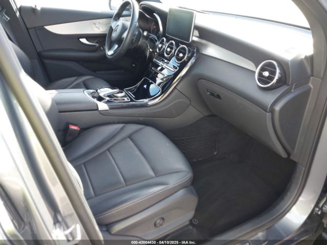 WDC0G4JB0HF143195 Mercedes-Benz GLC 300