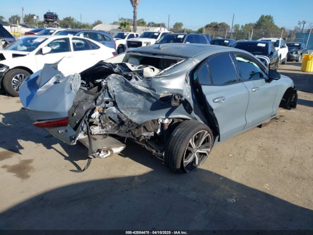 7JRL12TL5RG324532 Volvo S60 B5 Plus Dark Theme
