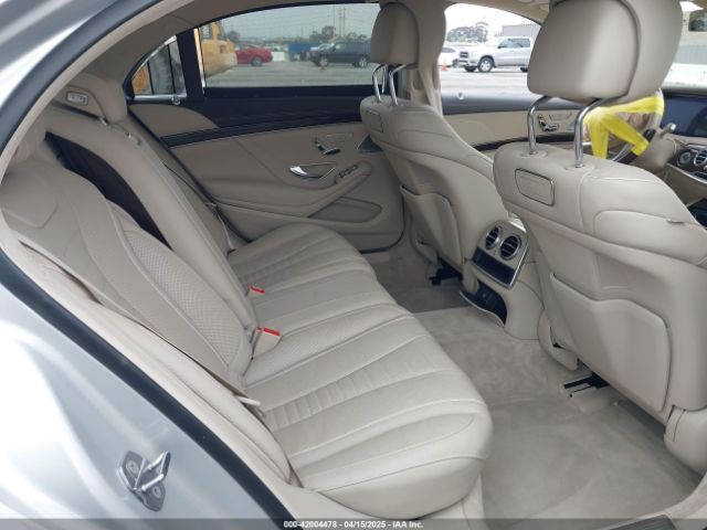 WDDUG8DB8KA438078 Mercedes-Benz S 560