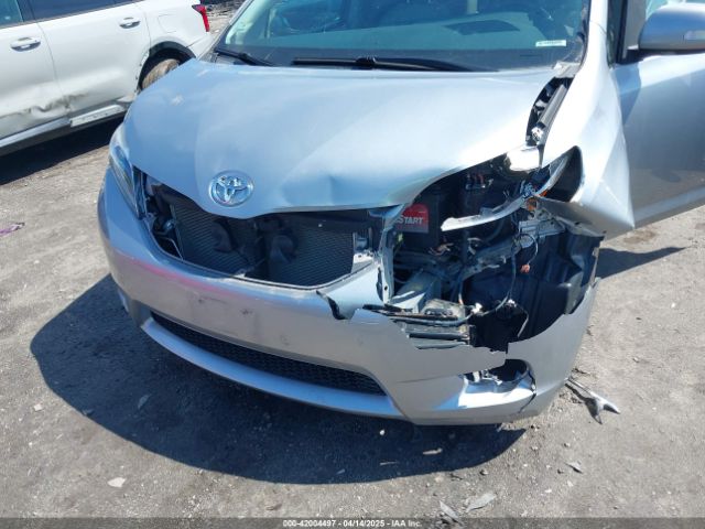 5TDDK3DCXGS137651 Toyota Sienna Limited 7 Passenger