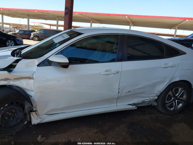 2HGFC2F58JH568589 Honda Civic Lx