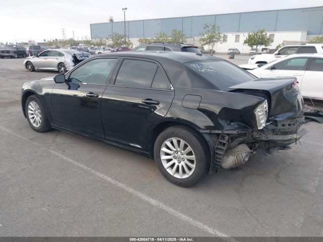 2013 CHRYSLER 300 2C3CCAAG8DH530177 Photo 2