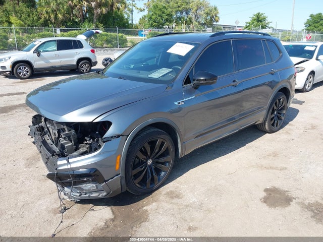 3VV3B7AX3LM176300 Volkswagen Tiguan 2.0t Se/2.0t Se R-line Black/2.0t Sel