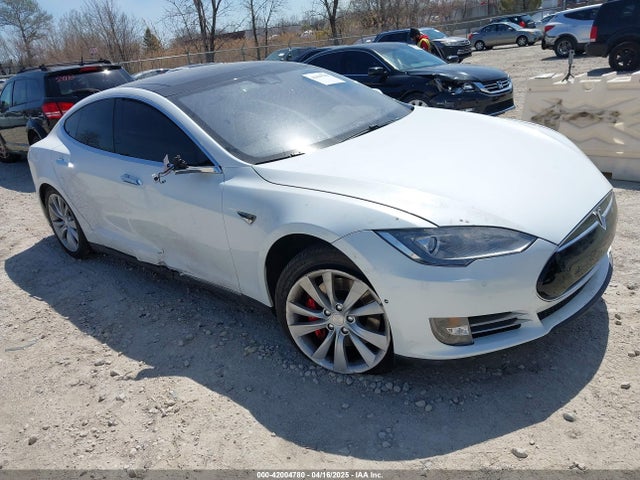 2015 TESLA MODEL S 5YJSA1H42FF084397 Photo 0