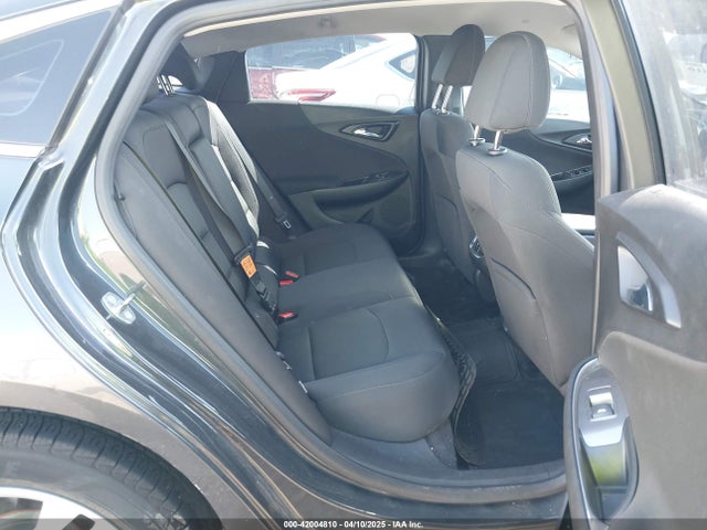 1G1ZE5ST1HF198120 Chevrolet MALIBU 1LT