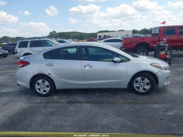 3KPFK4A75HE030220 KIA FORTE LX