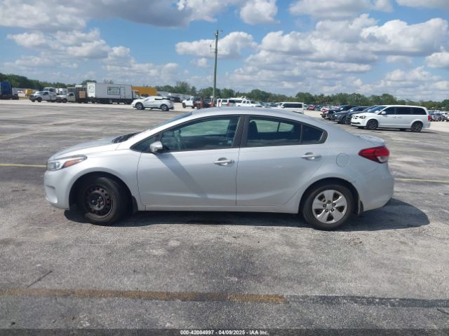 3KPFK4A75HE030220 KIA FORTE LX