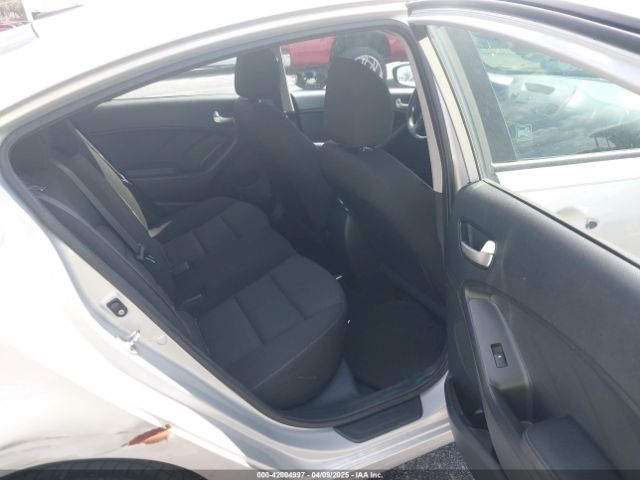 3KPFK4A75HE030220 KIA FORTE LX