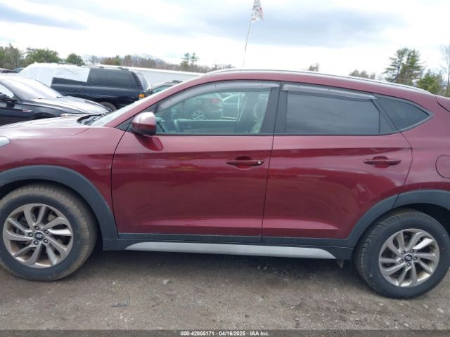 KM8J3CA42HU453583 Hyundai TUCSON SE