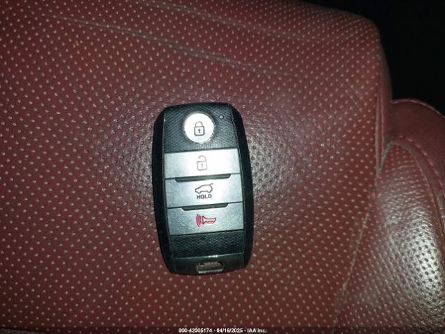 5XYPKDA58HG228098 KIA Sorento 3.3l Sx