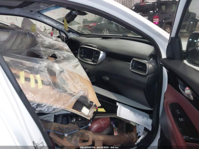 5XYPKDA58HG228098 KIA Sorento 3.3l Sx