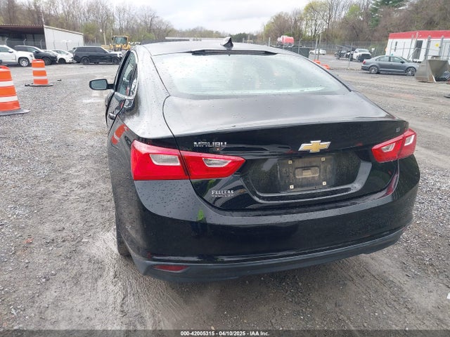 1G1ZD5ST3JF128109 Chevrolet MALIBU LT