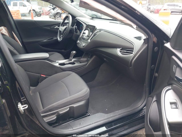 1G1ZD5ST3JF128109 Chevrolet MALIBU LT