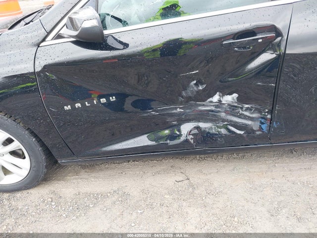 1G1ZD5ST3JF128109 Chevrolet MALIBU LT