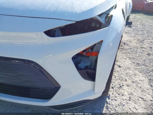 1G1FY6S04P4128661 Chevrolet Bolt Euv Fwd Lt